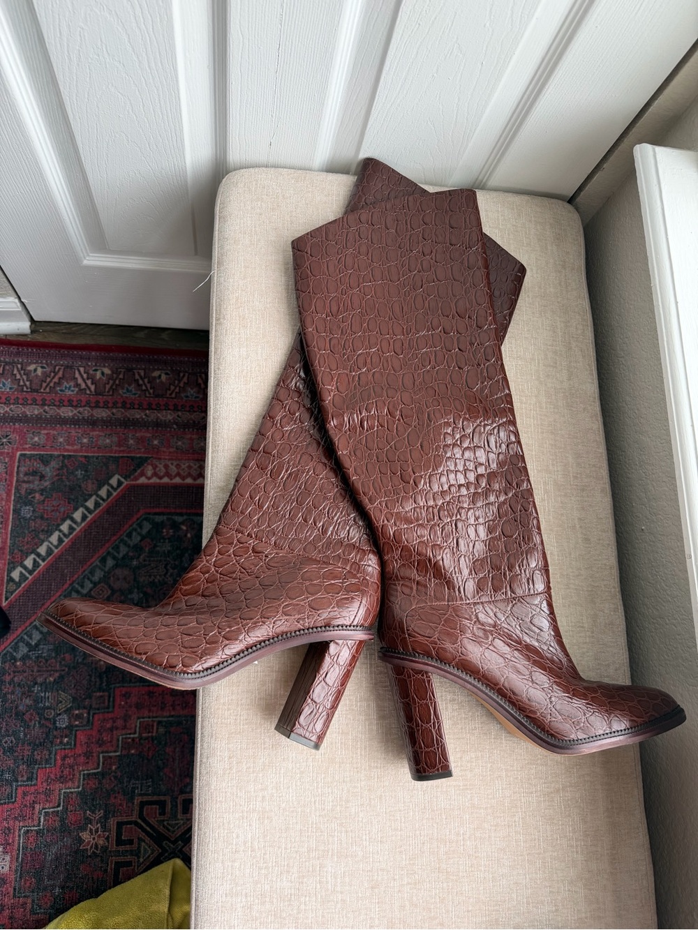 Brand New Vince Camuto Pendarie Brown Croc-Embossed Boots Size 9.5